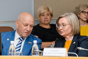 Состоялась презентация книги о региональном парламенте